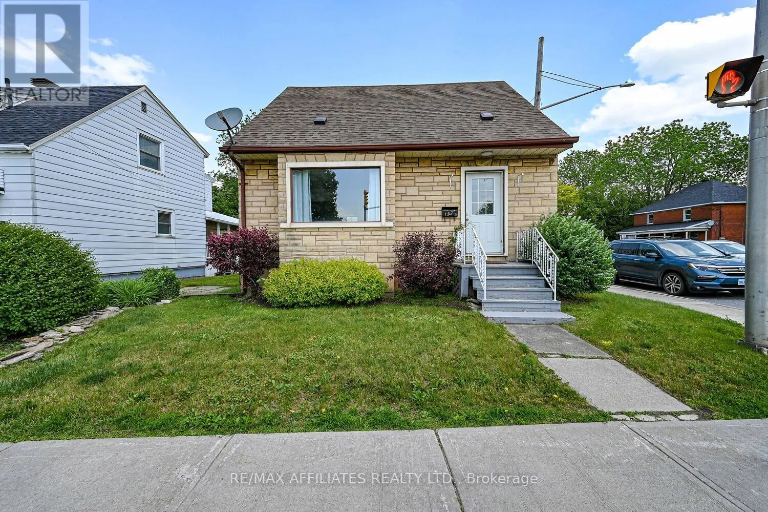 157 ELMSLEY STREET N
