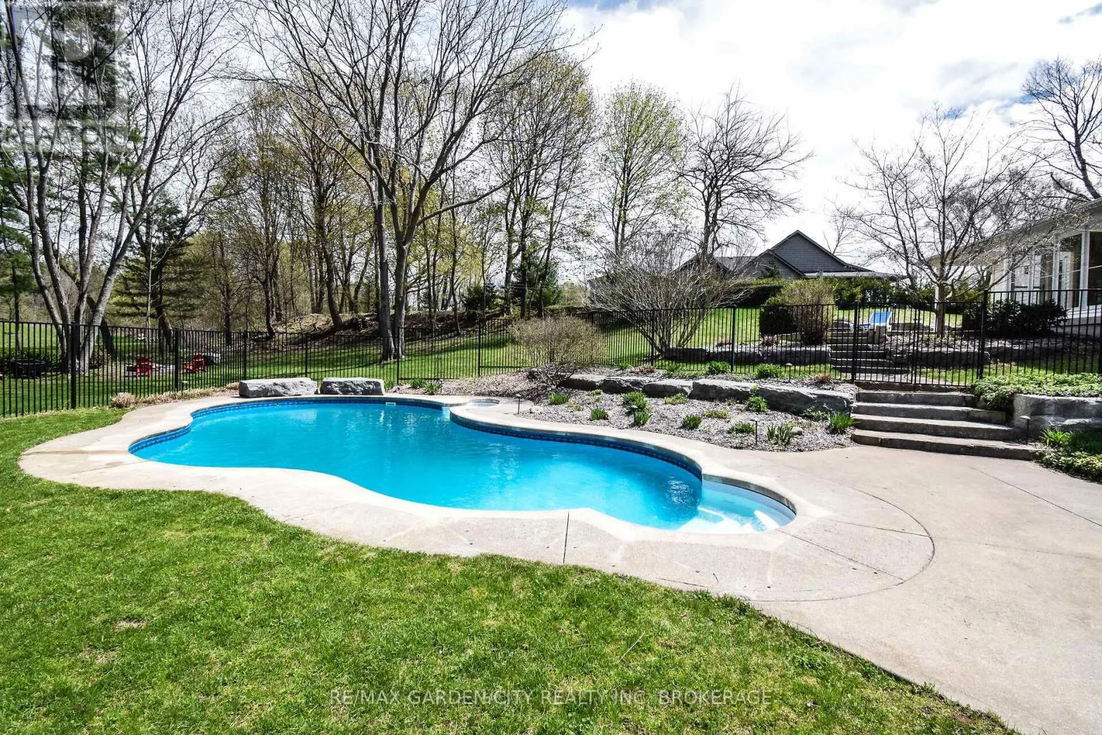 273 CANBORO ROAD