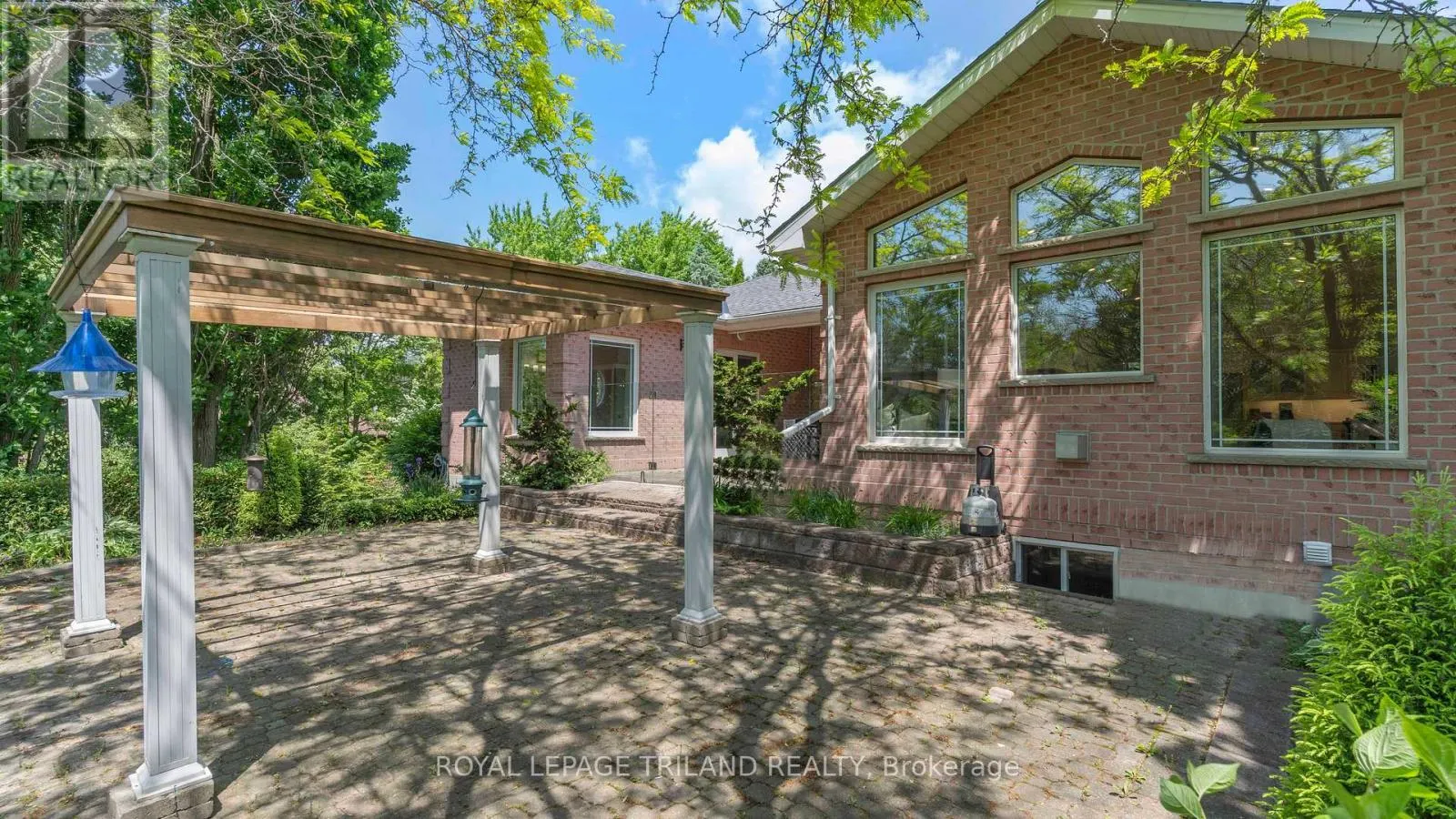 42707 MEADOW WOOD LANE