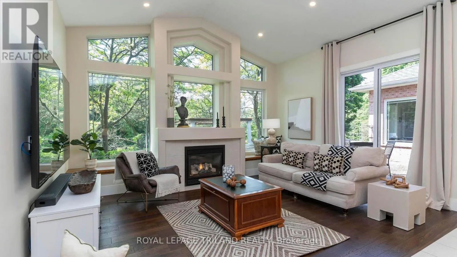 42707 MEADOW WOOD LANE