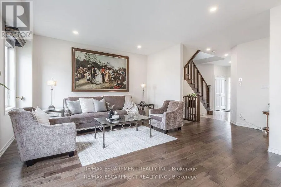 41 FOOTHILLS LANE