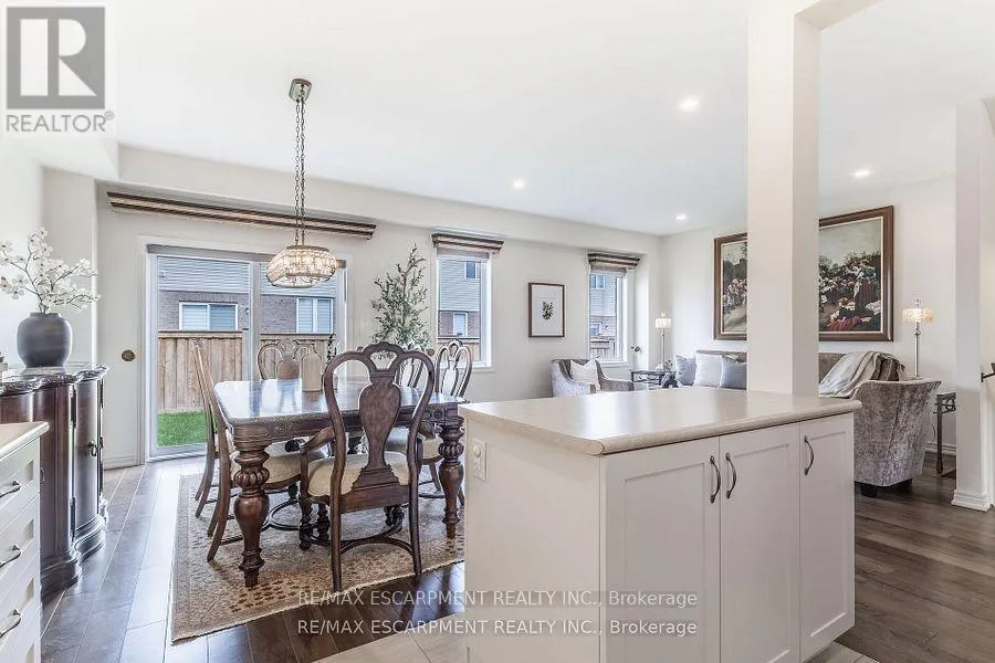 41 FOOTHILLS LANE