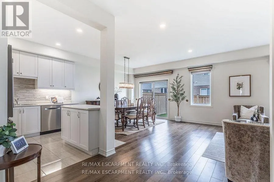 41 FOOTHILLS LANE