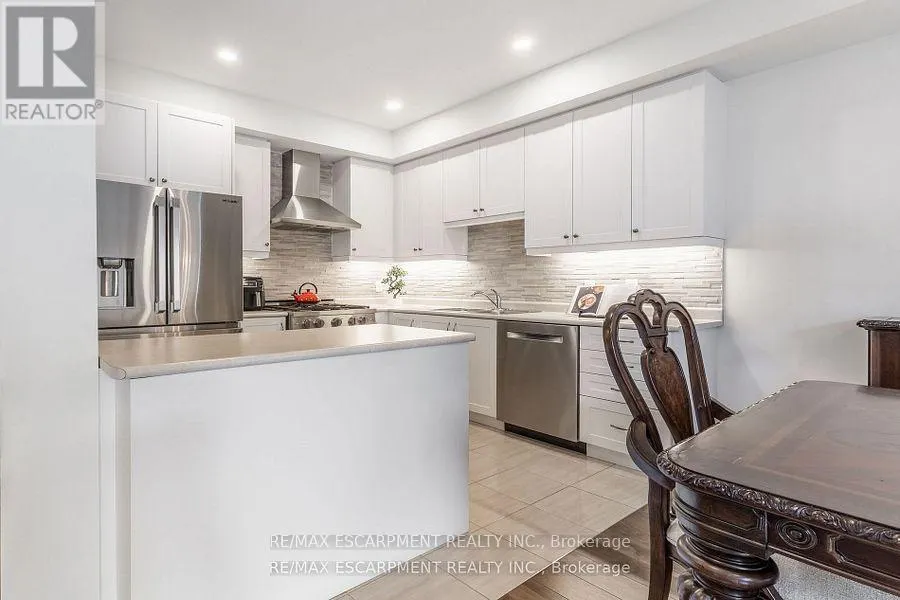 41 FOOTHILLS LANE