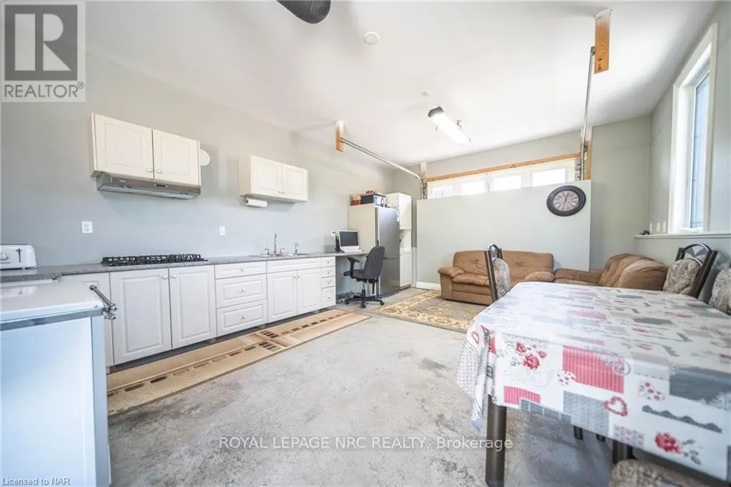 2876 HIGHWAY 3 E