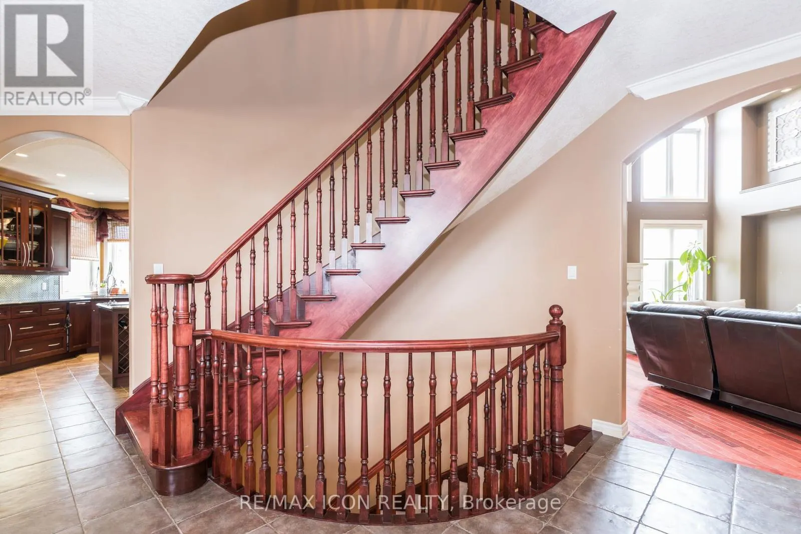 19 REDTAIL COURT