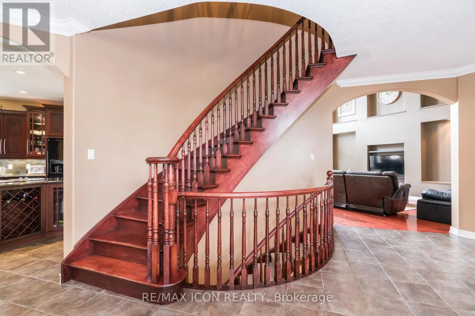 19 REDTAIL COURT