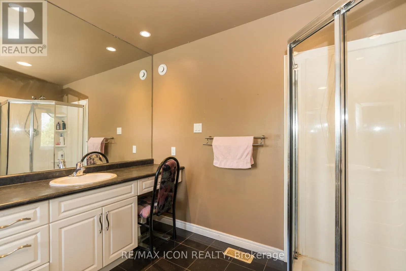 19 REDTAIL COURT
