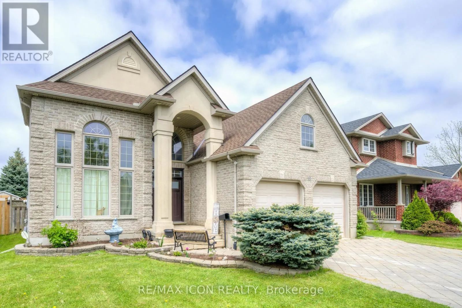 19 REDTAIL COURT