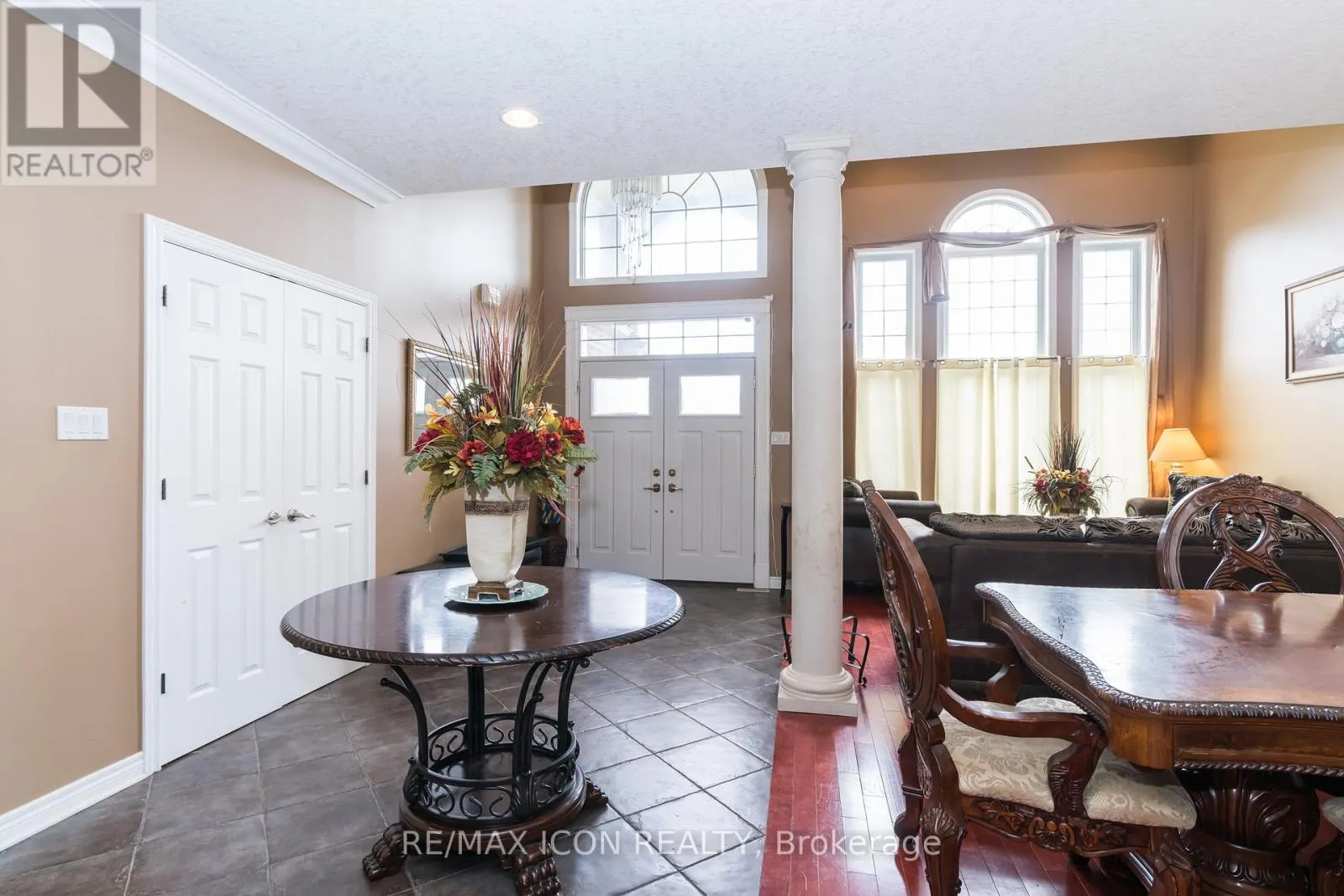 19 REDTAIL COURT