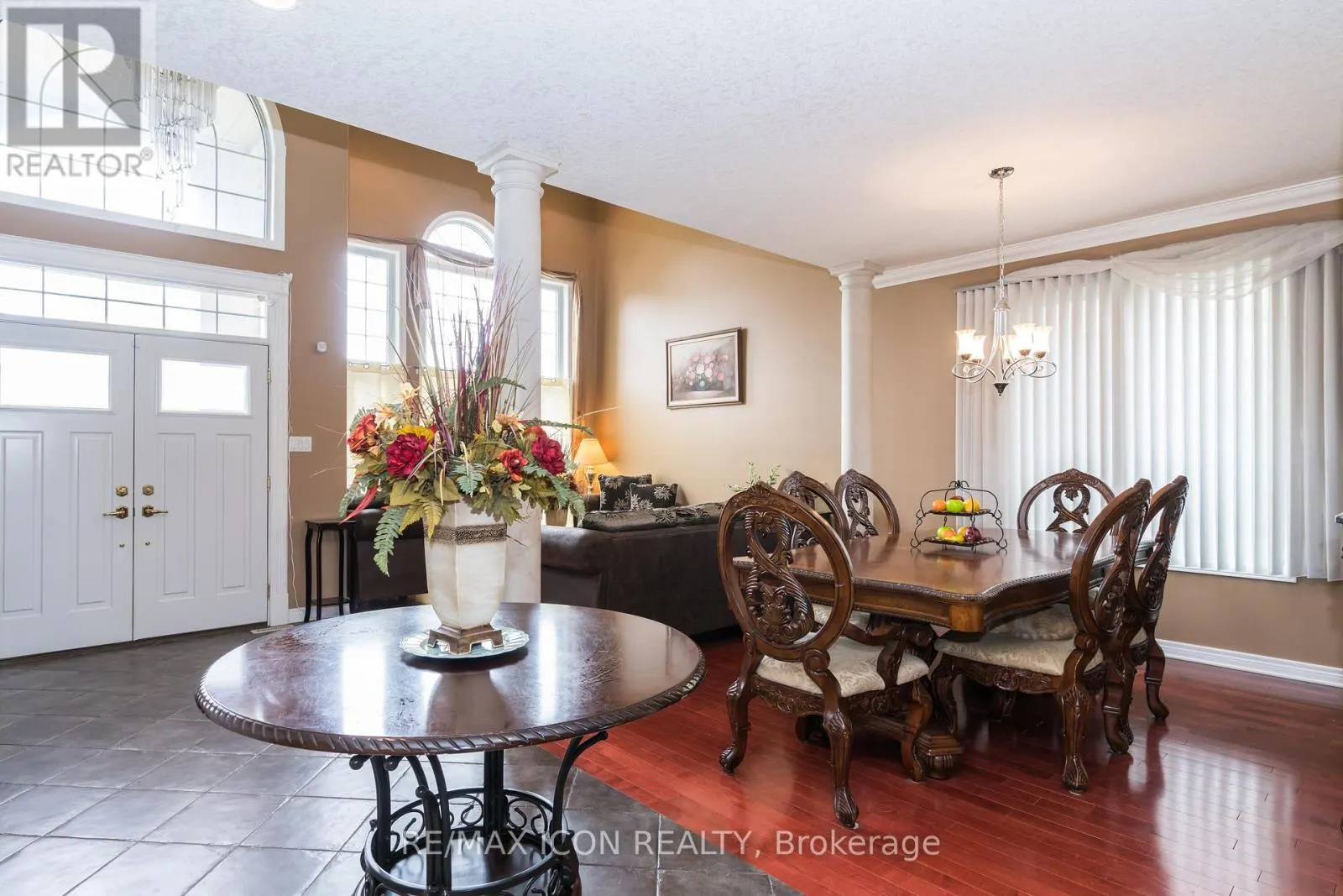 19 REDTAIL COURT