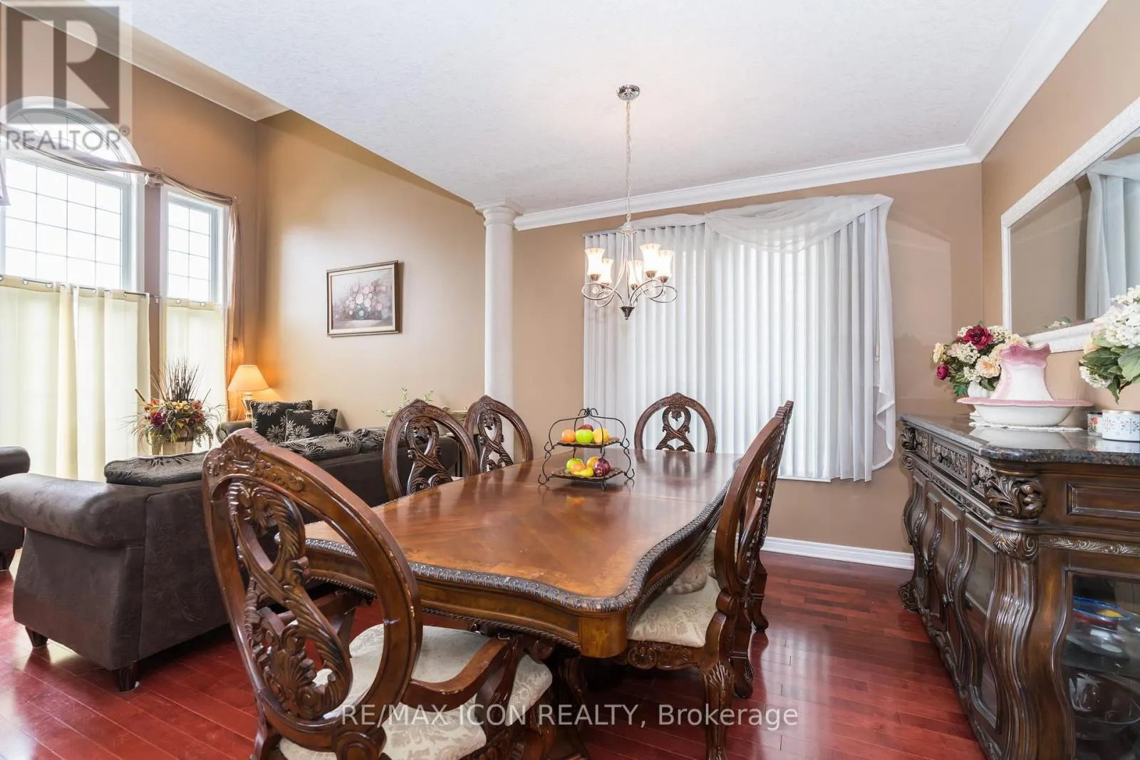 19 REDTAIL COURT