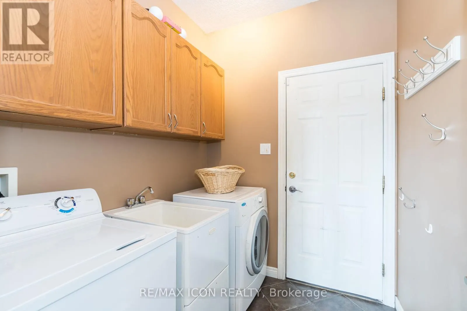 19 REDTAIL COURT