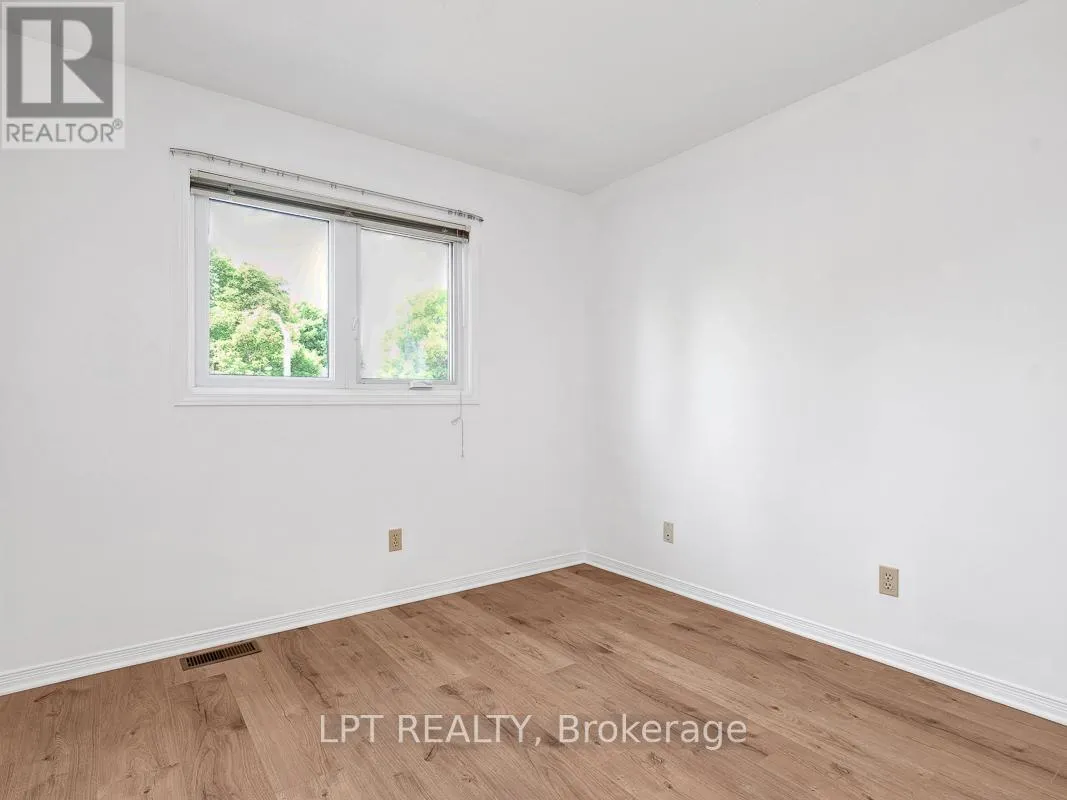 83 LANGSTROM CRESCENT