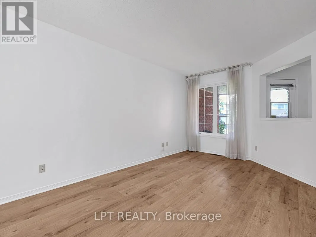 83 LANGSTROM CRESCENT