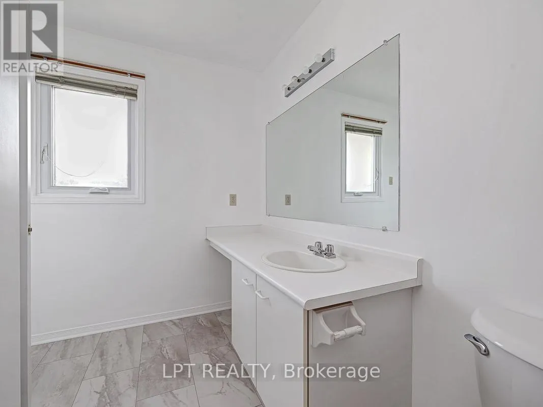 83 LANGSTROM CRESCENT