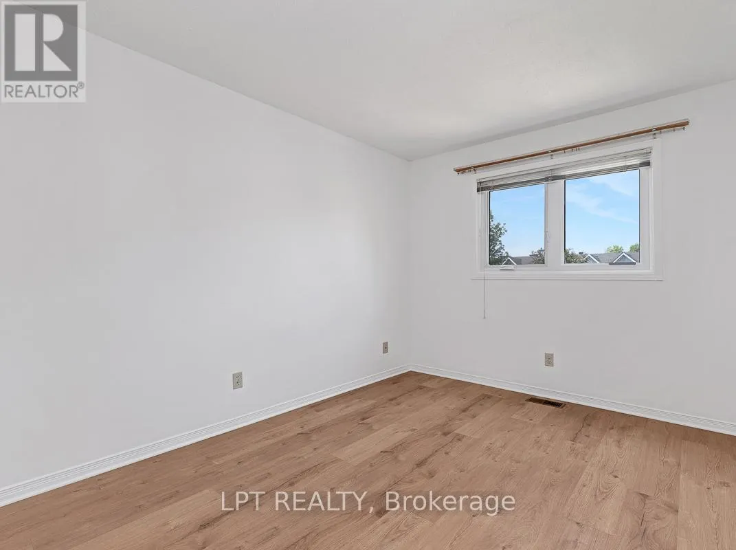 83 LANGSTROM CRESCENT