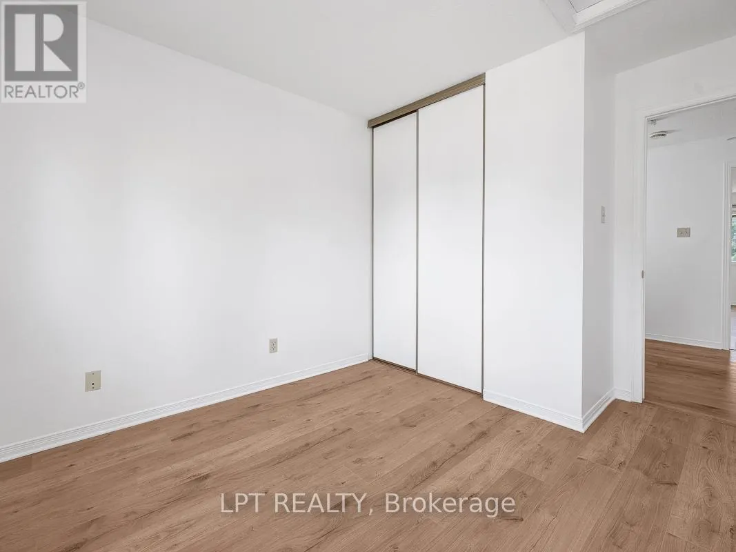 83 LANGSTROM CRESCENT