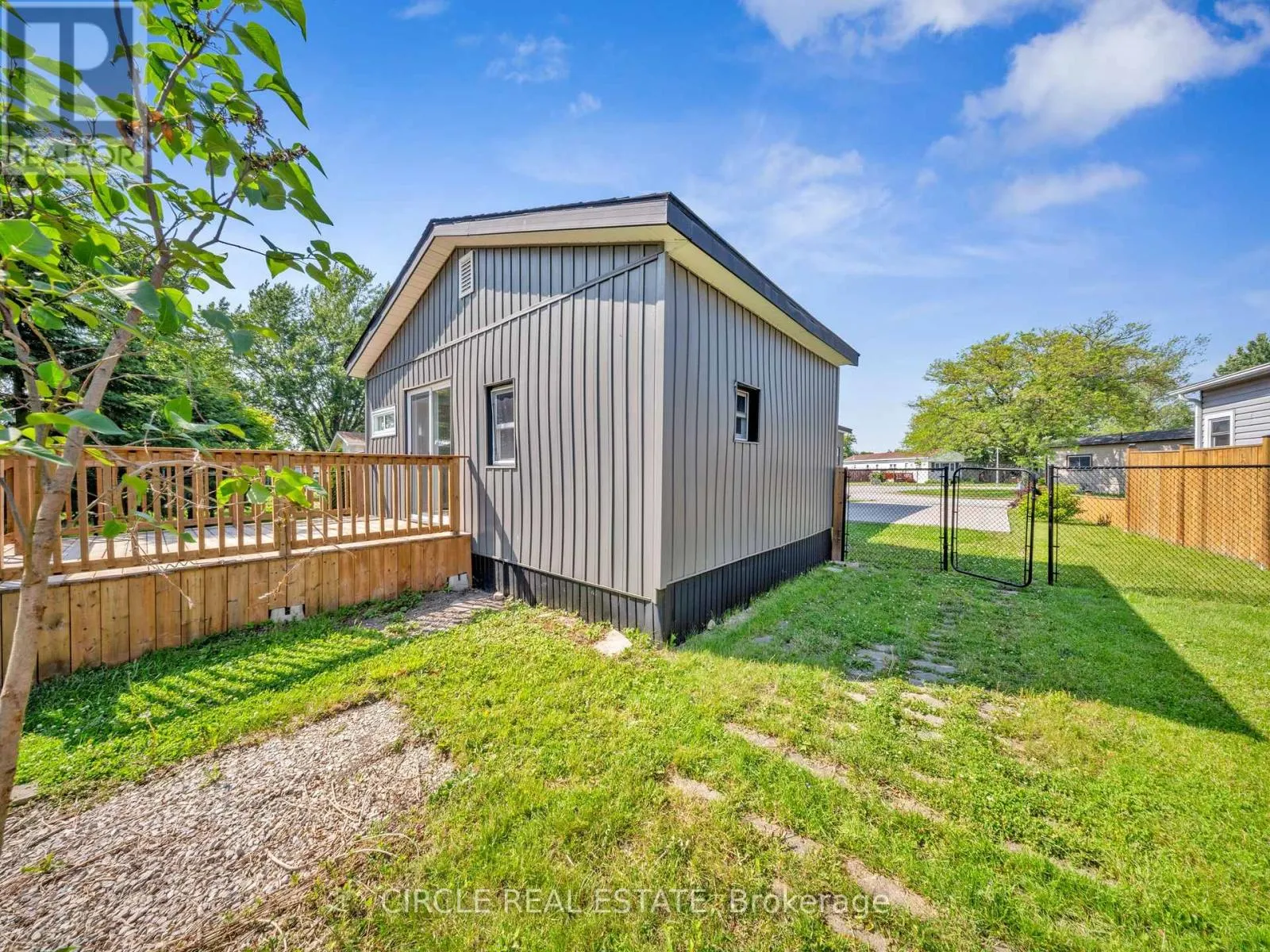 5 MAPLE DRIVE