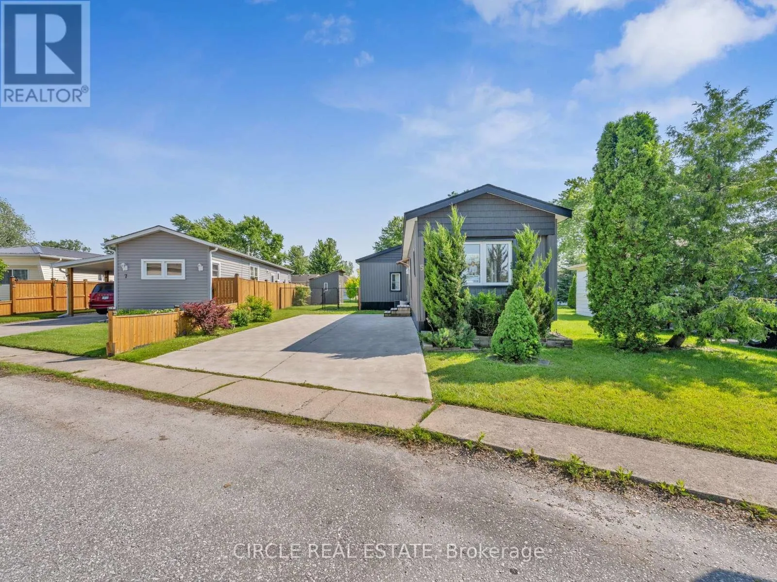 5 MAPLE DRIVE