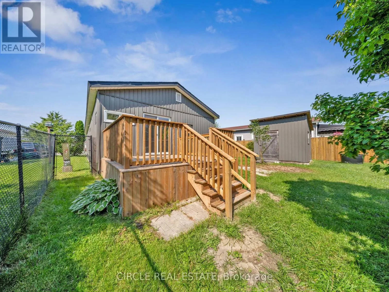 5 MAPLE DRIVE