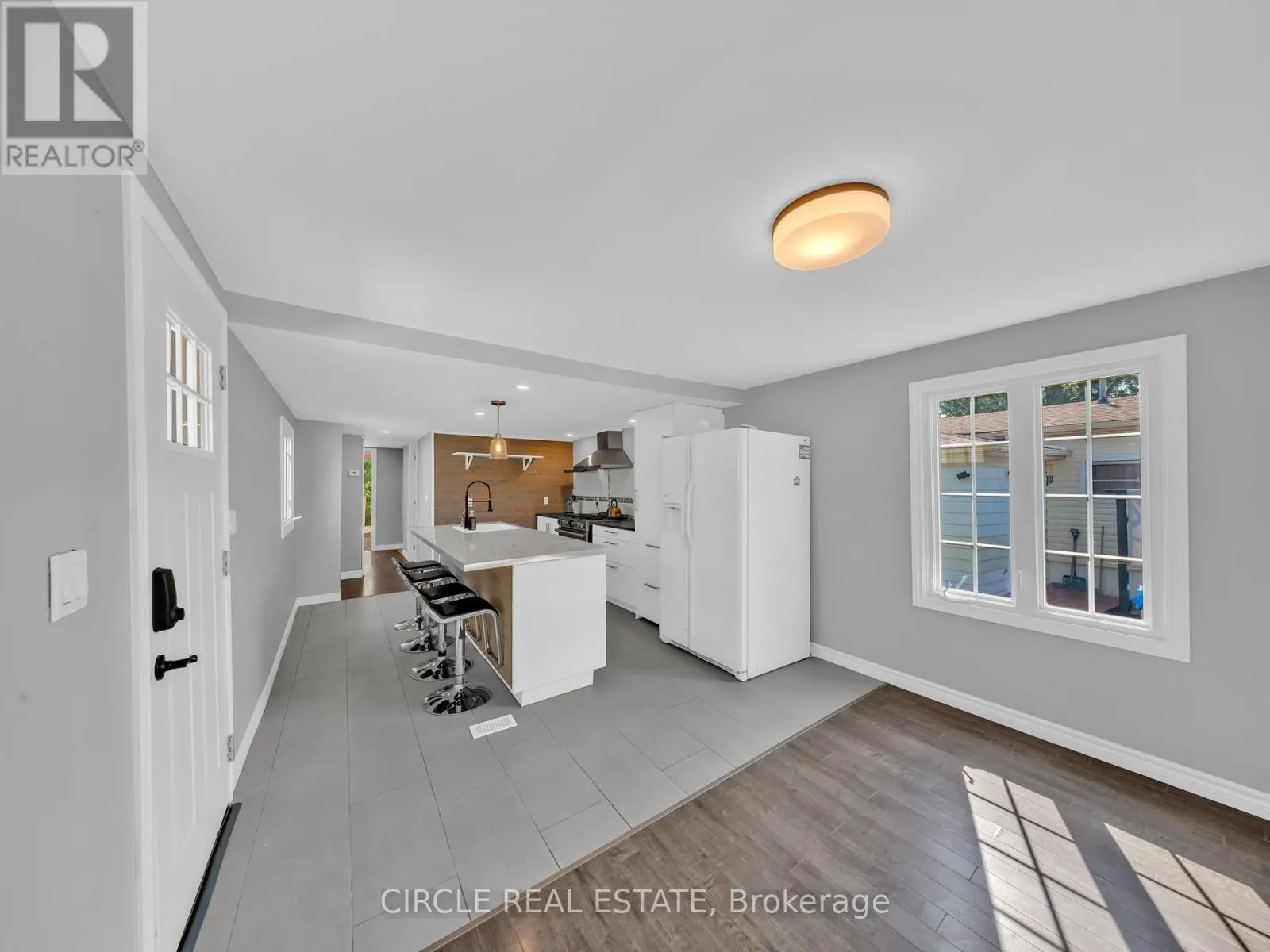 5 MAPLE DRIVE