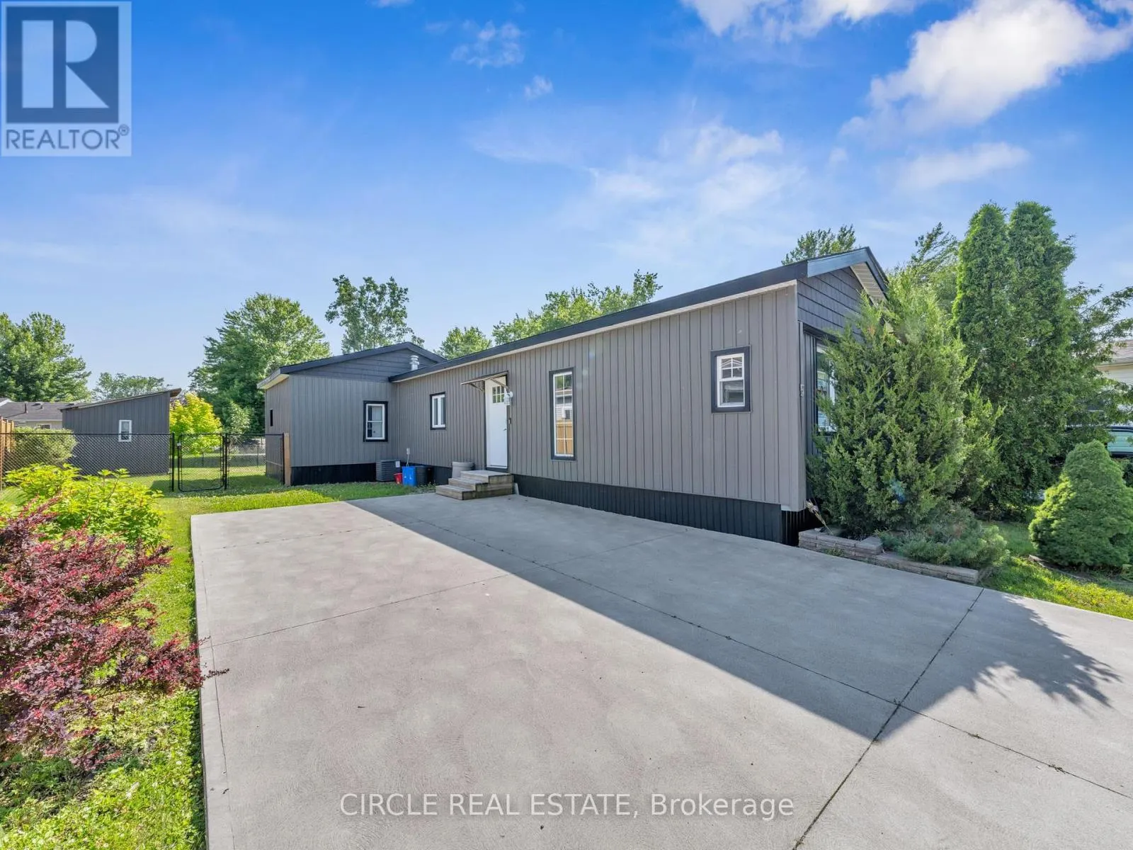5 MAPLE DRIVE
