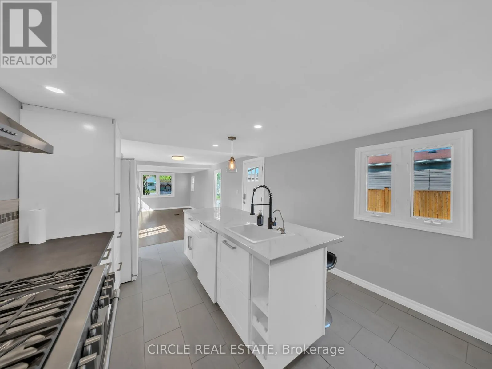 5 MAPLE DRIVE