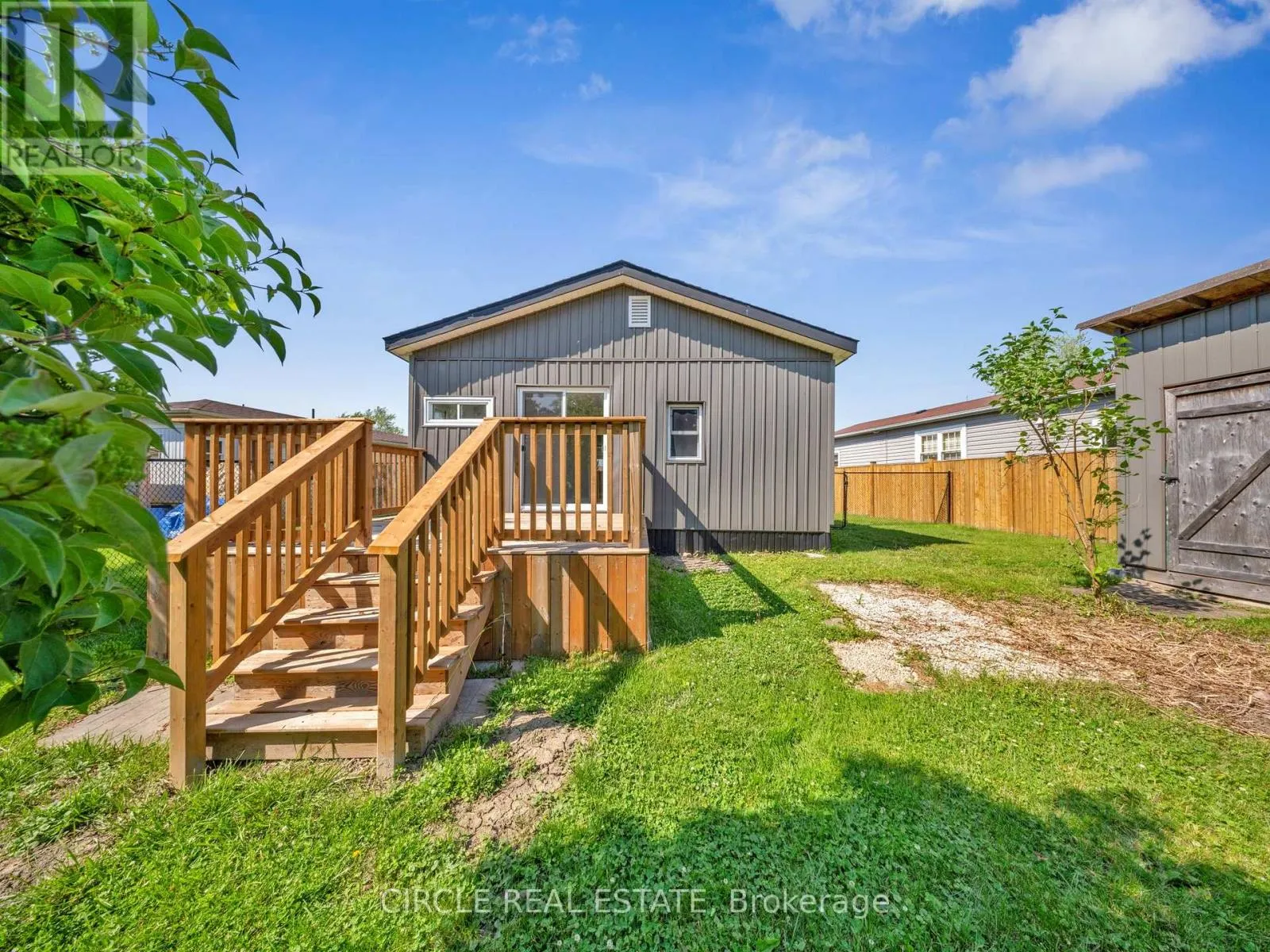 5 MAPLE DRIVE