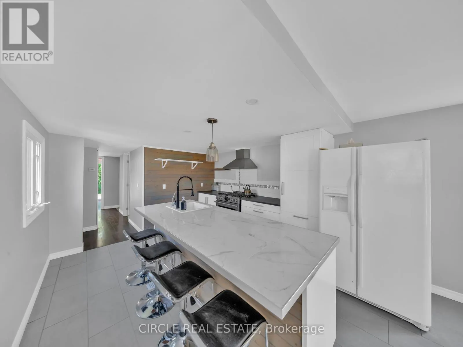 5 MAPLE DRIVE