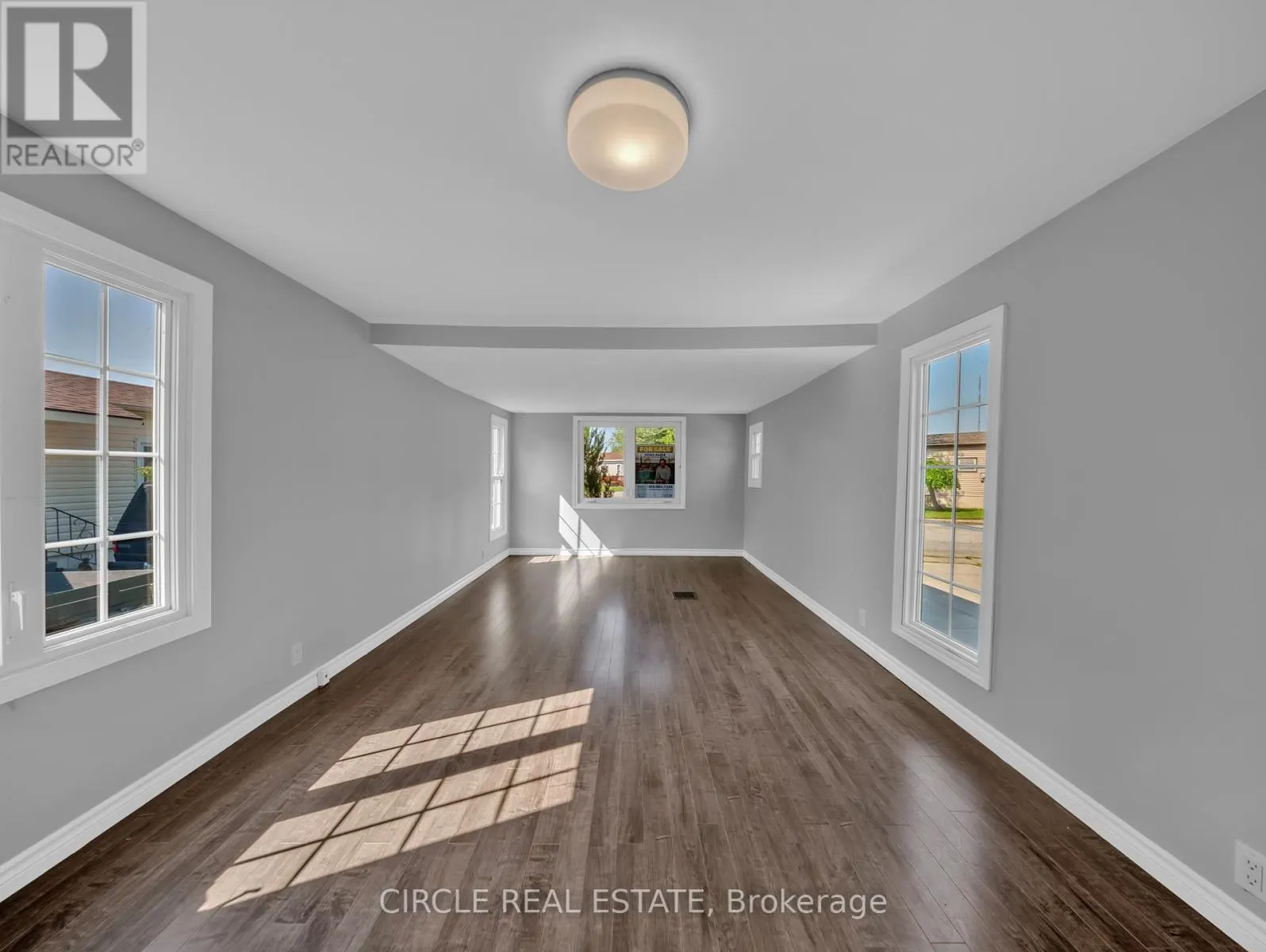 5 MAPLE DRIVE