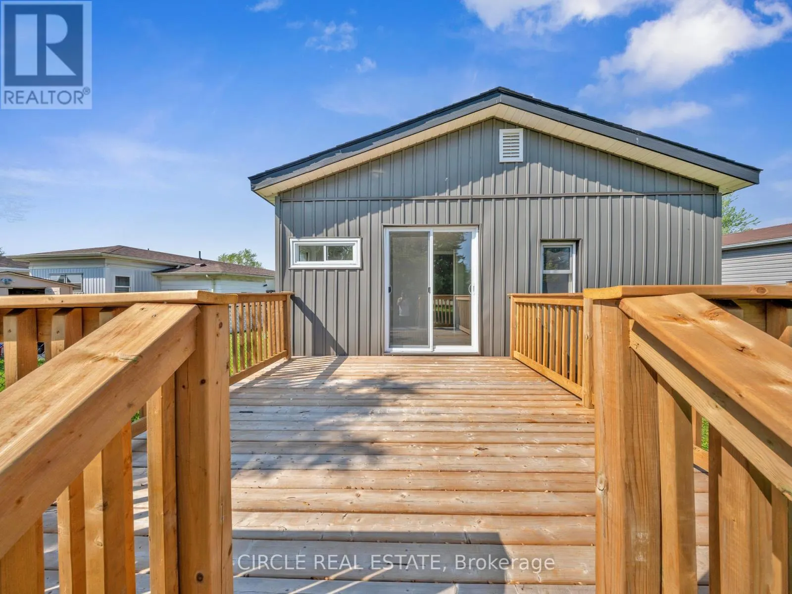 5 MAPLE DRIVE