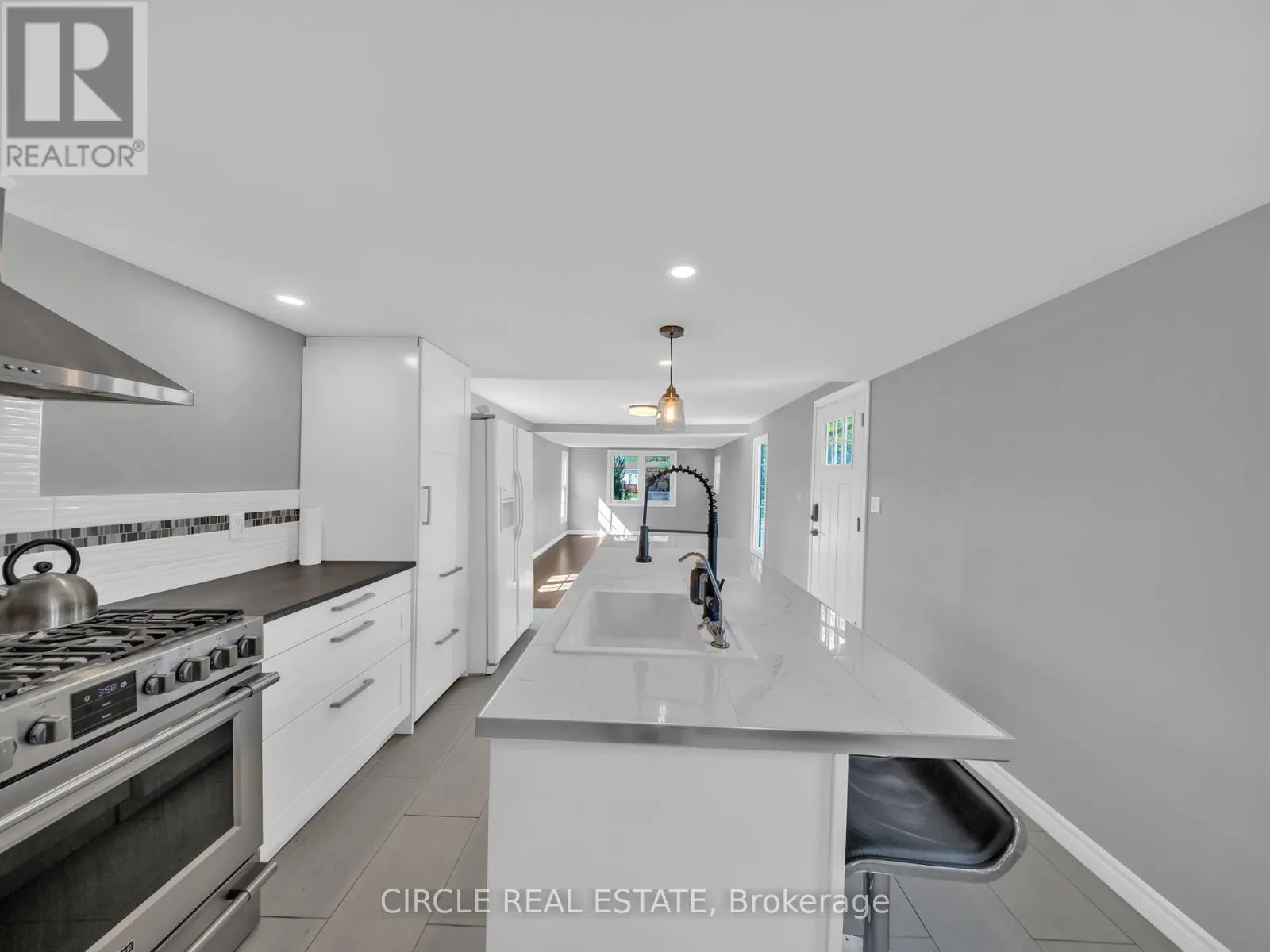 5 MAPLE DRIVE
