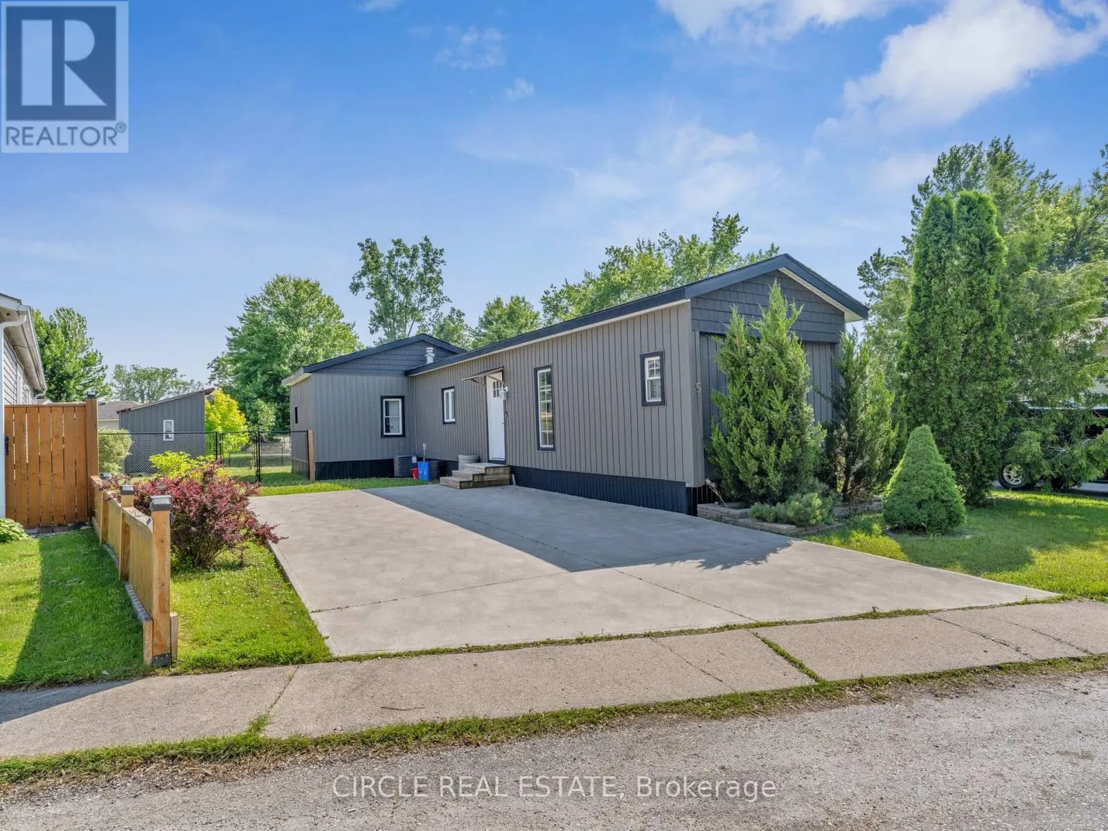 5 MAPLE DRIVE
