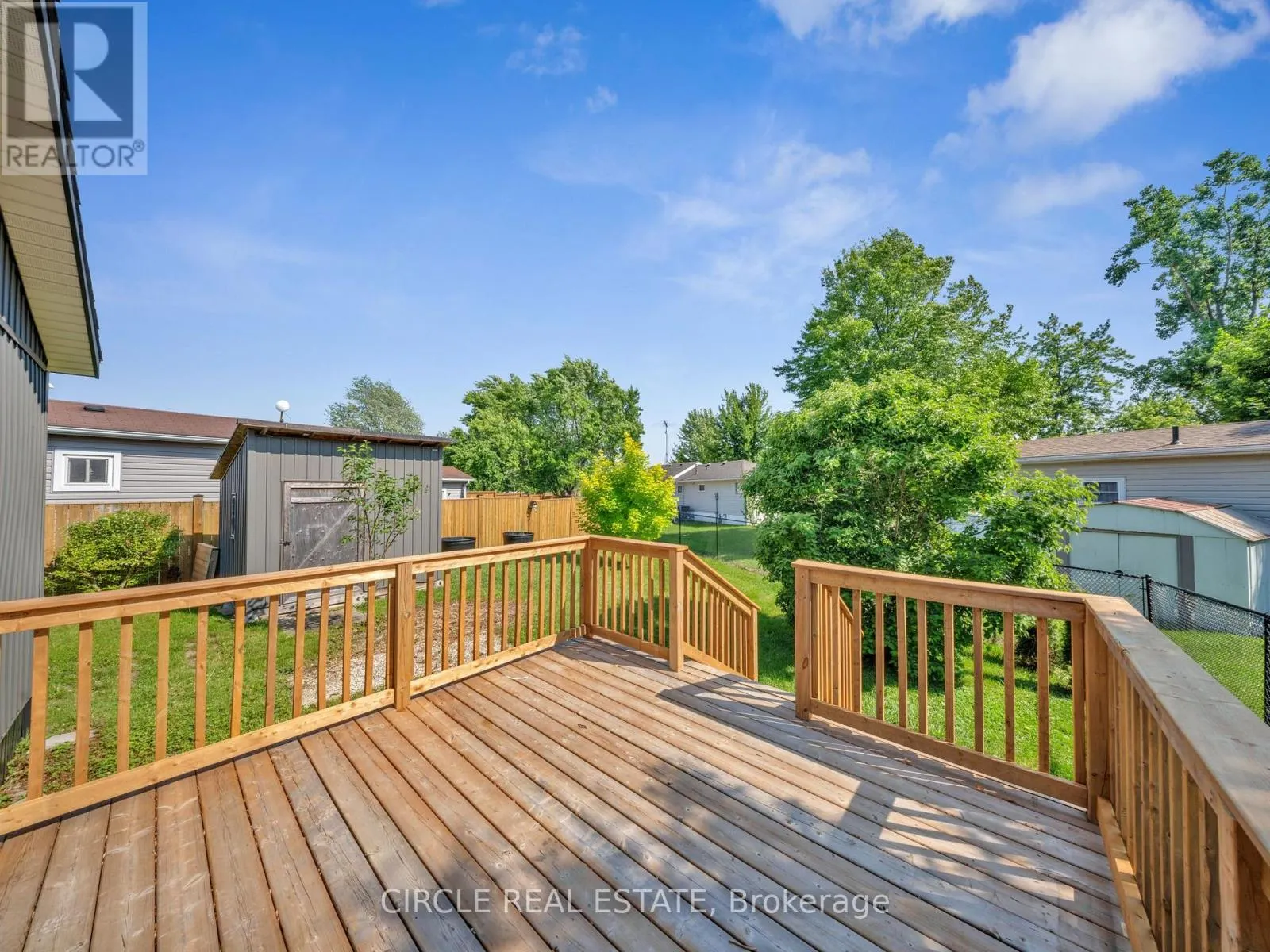 5 MAPLE DRIVE