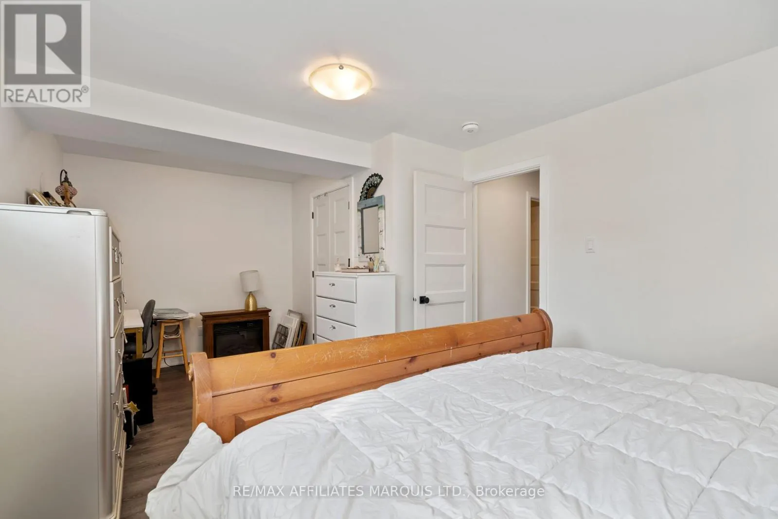 106 BISHOP STREET S