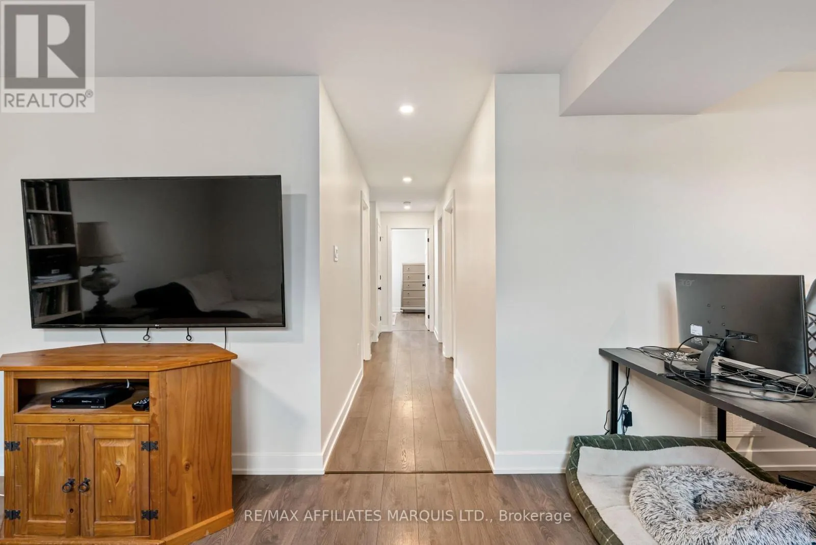 106 BISHOP STREET S