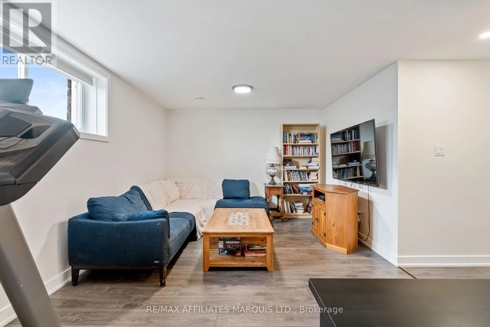 106 BISHOP STREET S