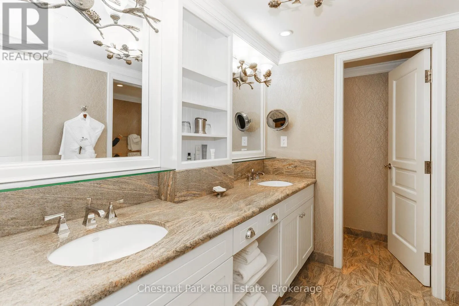 1225 - 1050 PAIGNTON HOUSE ROAD, #1225