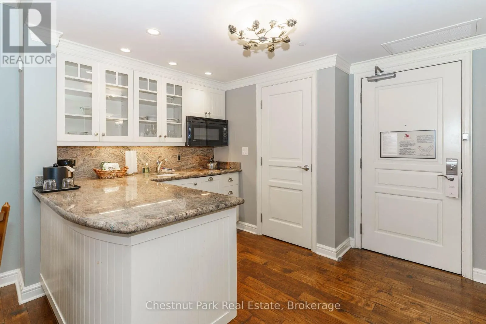 1225 - 1050 PAIGNTON HOUSE ROAD, #1225