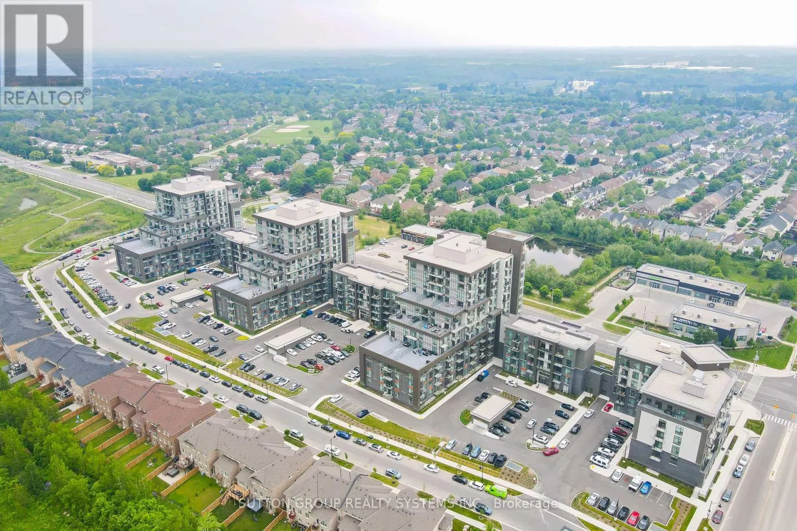 231 - 460 DUNDAS STREET E