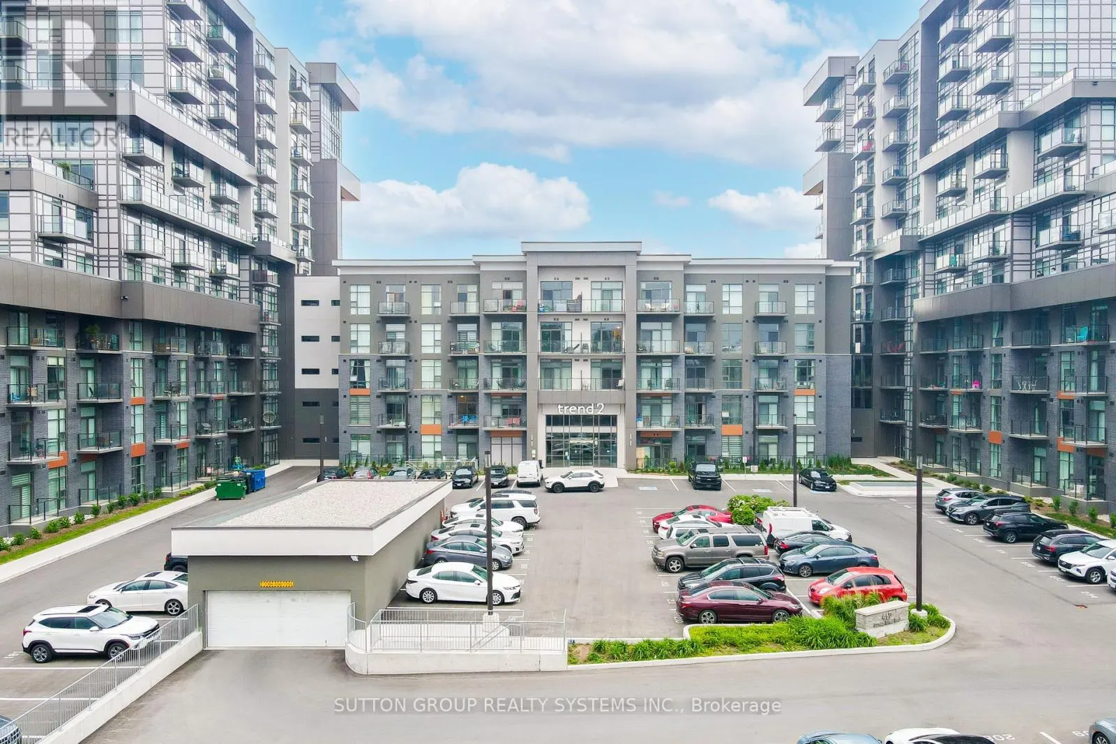231 - 460 DUNDAS STREET E