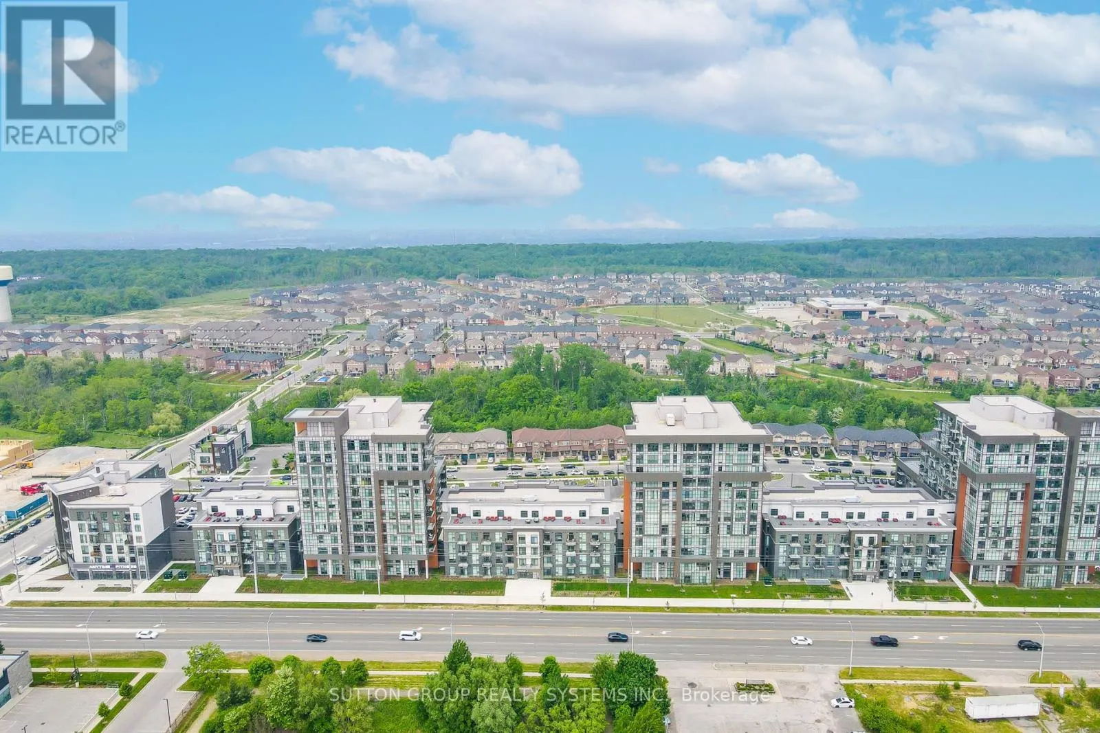 231 - 460 DUNDAS STREET E