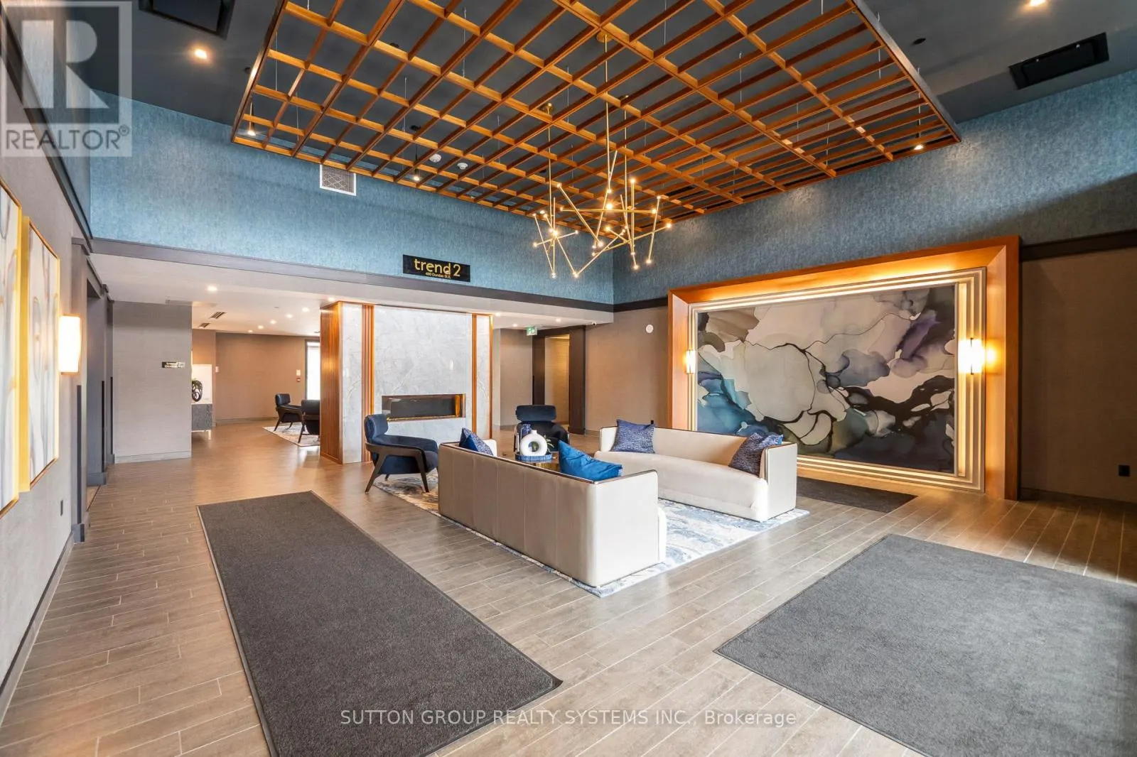 231 - 460 DUNDAS STREET E