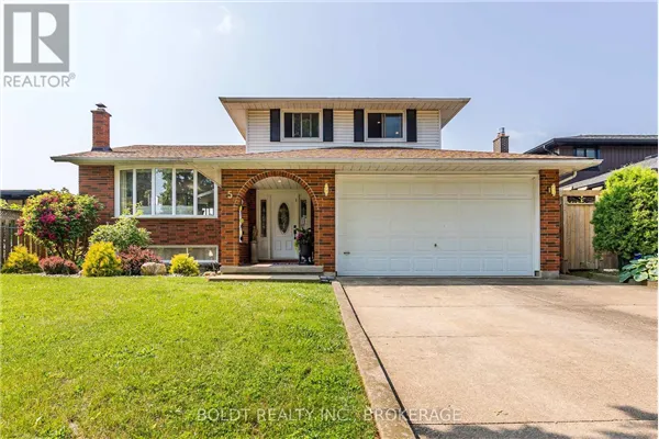 5 WOODGARDEN COURT