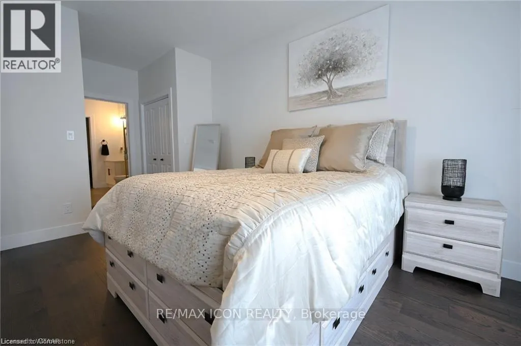 4.5 - 8 ELGIN STREET W