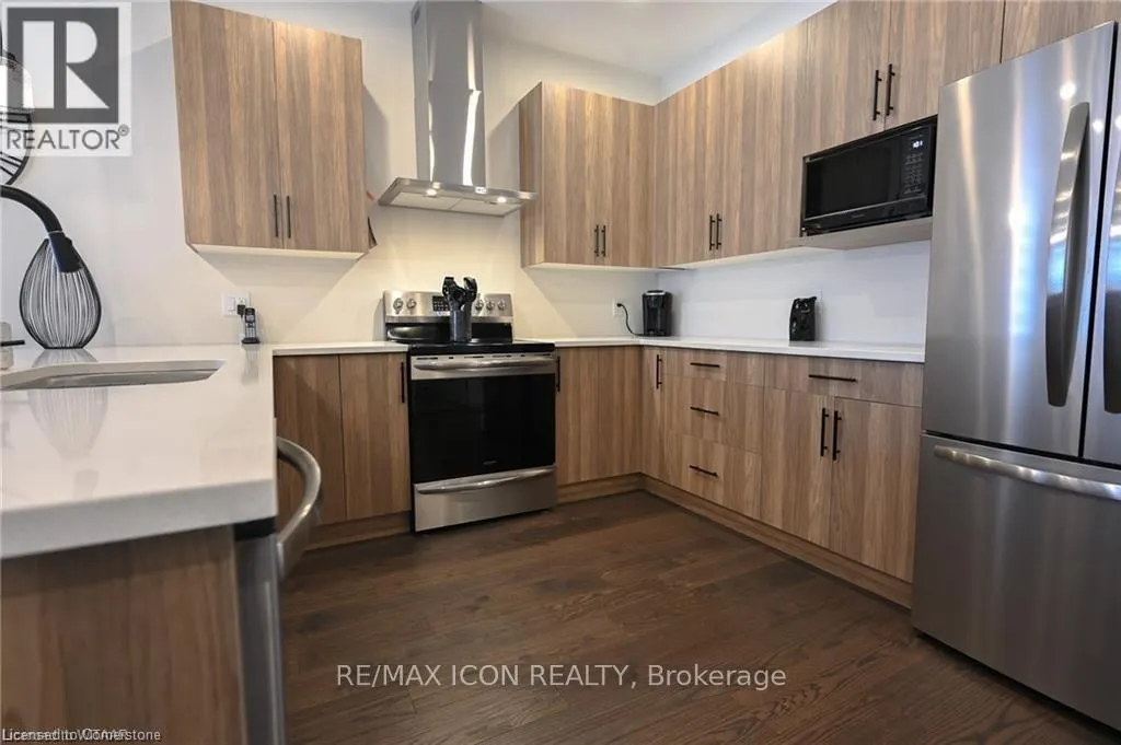 4.5 - 8 ELGIN STREET W