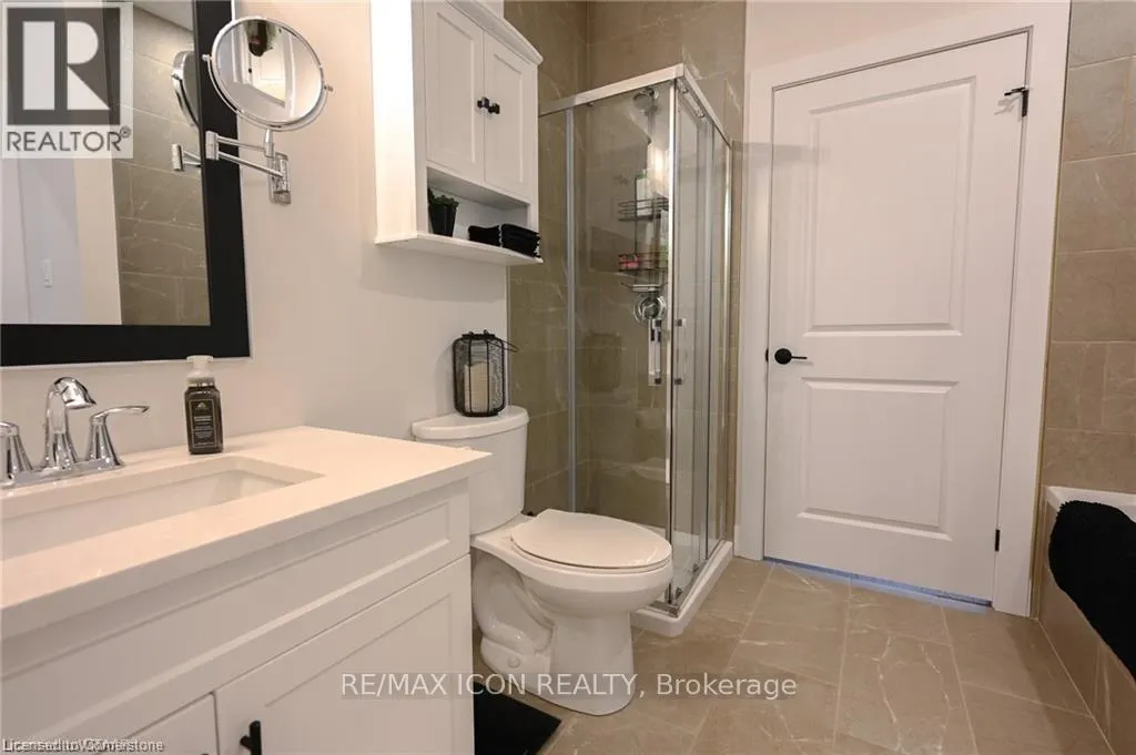 4.5 - 8 ELGIN STREET W