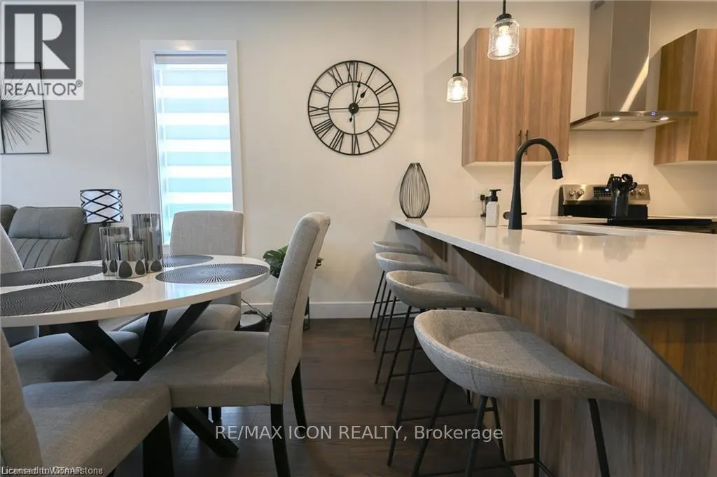 4.5 - 8 ELGIN STREET W