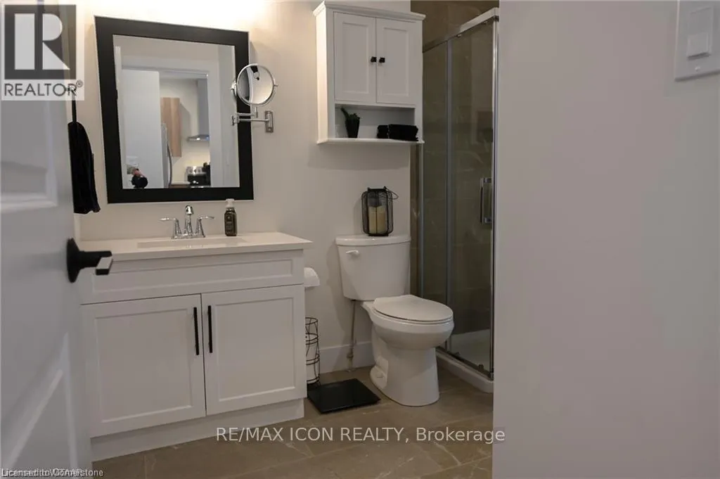 4.5 - 8 ELGIN STREET W